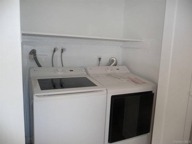 Building Photo - 91 Sarah Ln