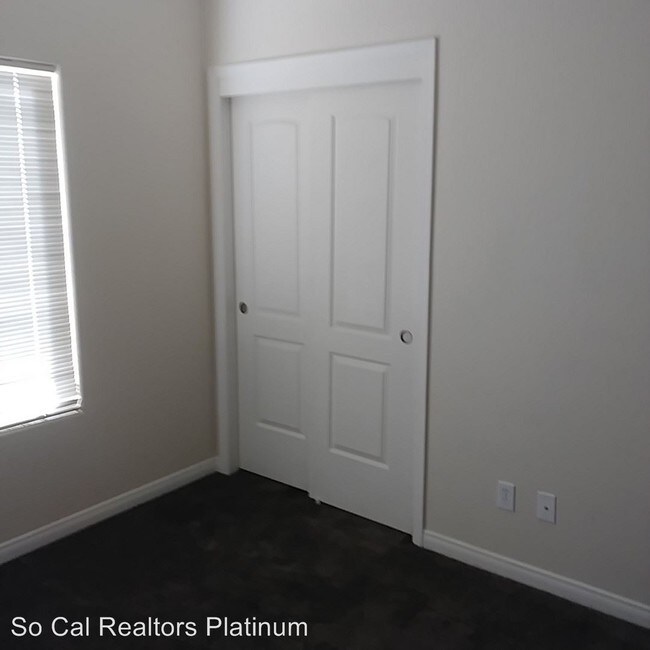 Building Photo - 10720 N Garibaldi Dr
