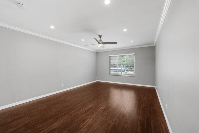 Foto del edificio - Rare, fully updated, private cul-de-sac one-story single-family house