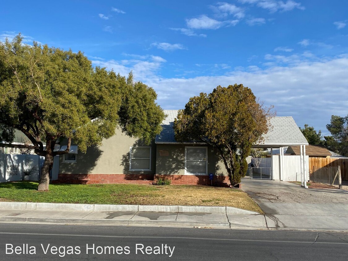 Primary Photo - 2 br, 1 bath House - 1071 E Oakey Blvd