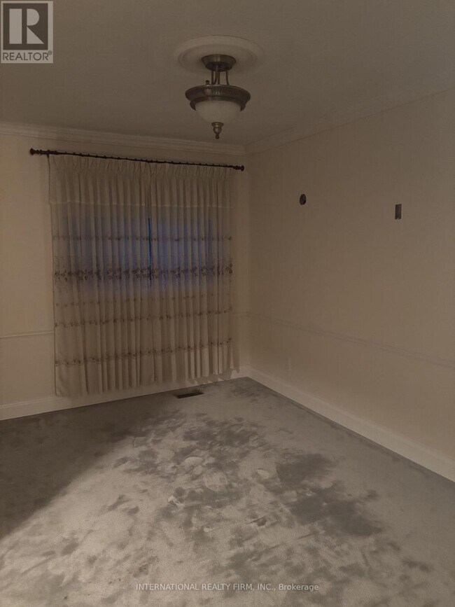 Building Photo - 2 Tynevale Dr