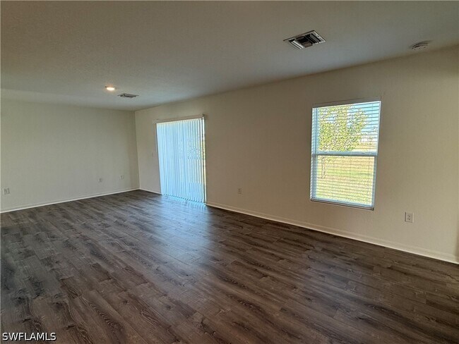 Foto del edificio - 1139 NW 16th Terrace