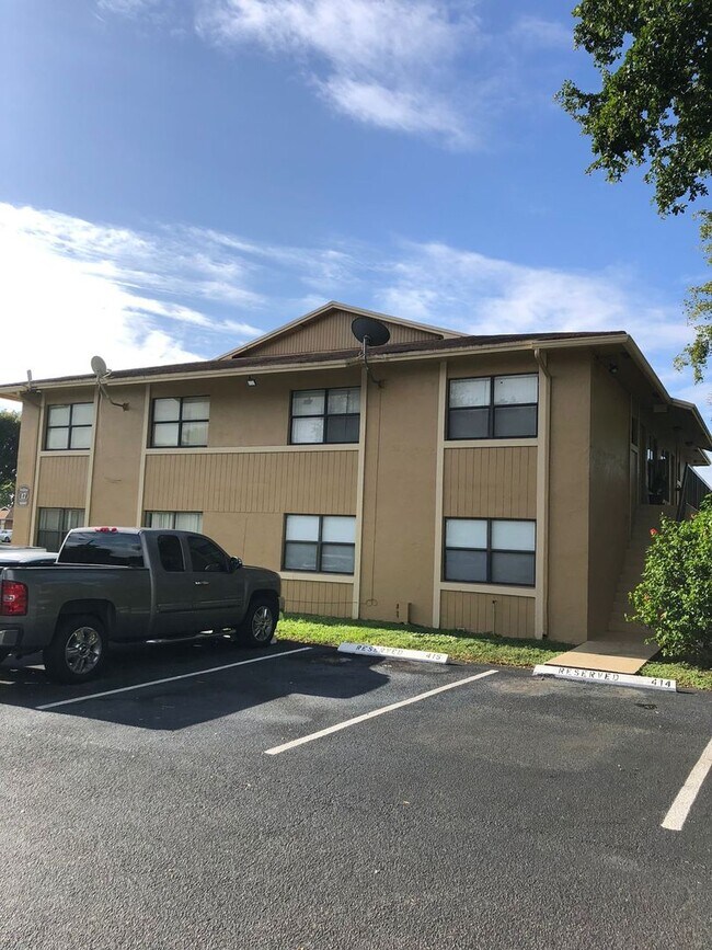 Foto del edificio - 6660 W 26th Ct