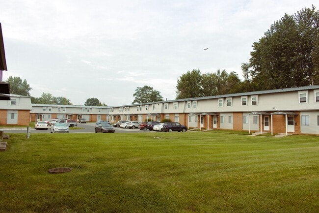 Building Photo - Carter West Apartments & Townhouses