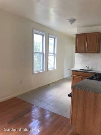 Building Photo - 366 Badger Ave