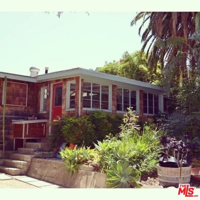 Building Photo - 19770 Grand View Dr