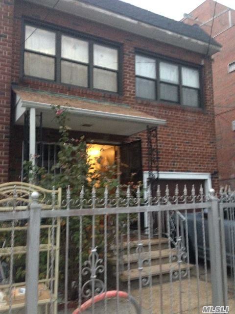 Primary Photo - 57-23 Van Doren St