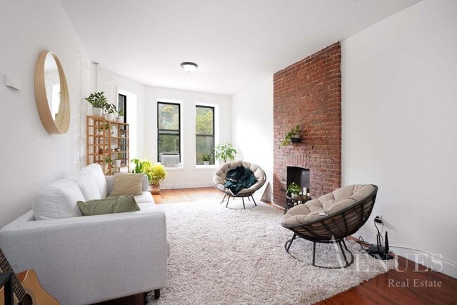 Foto del edificio - INCREDIBLE 1BR – PRIME SAINT NICHOLAS – BR...