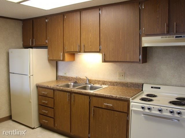 Building Photo - 100 Pine Ridge Dr