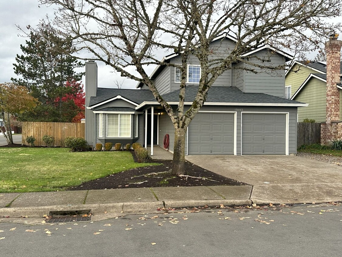 Foto principal - Charming & Updated 3BR House in Tigard / P...