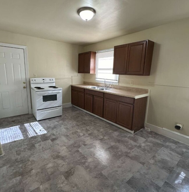 Building Photo - 2721 Ivy Ave