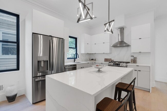 Building Photo - 44 Gautier Ave