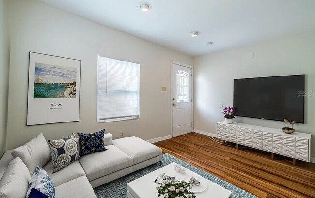 Building Photo - 1821 E Humphrey St