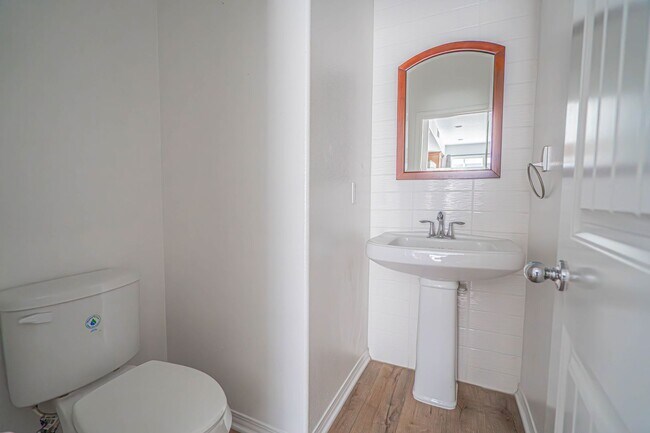 Foto del edificio - Santa Clarita 3-Bedroom River Village Home...