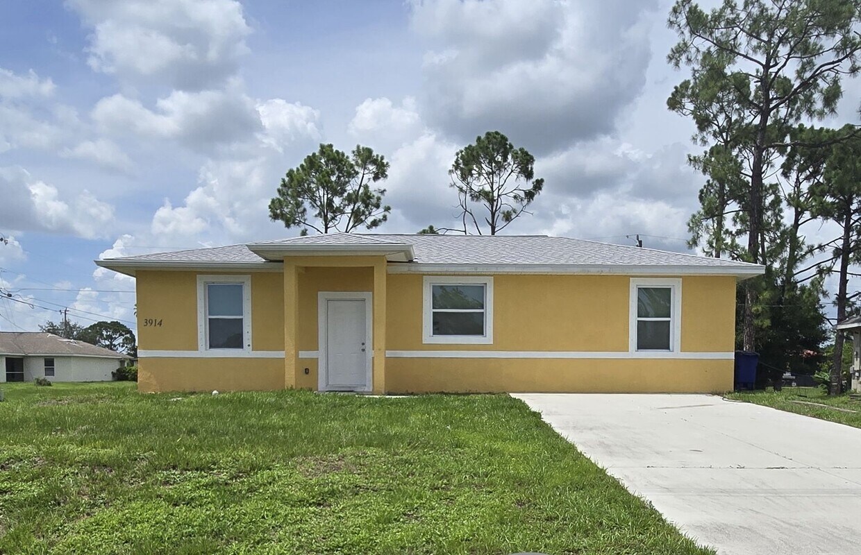 Foto principal - GREAT SW LEHIGH LOCATION-THREE BEDROOM -2 ...
