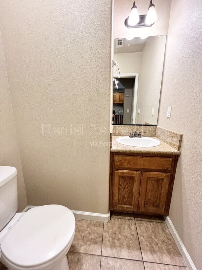 Building Photo - 308 Olive Way