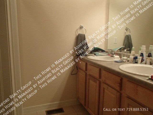 Foto del edificio - 4577 Prestige PT