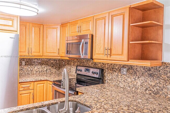 Foto del edificio - 12027 SW 10th St