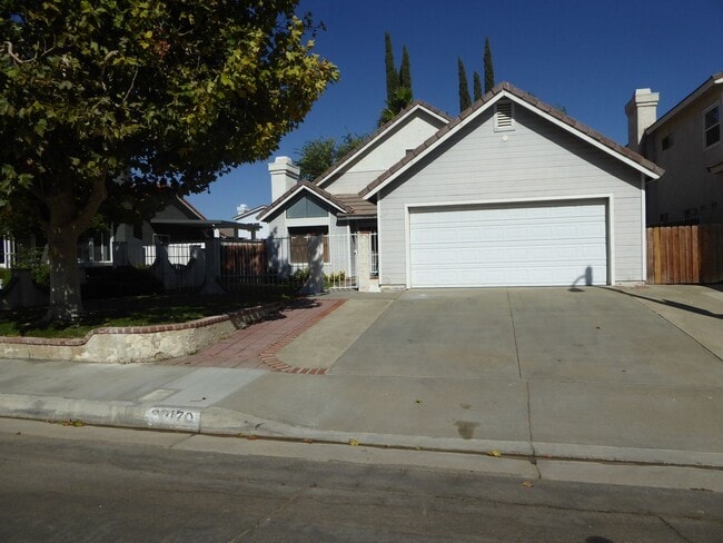 Building Photo - COMING SOON! Live Oaks Community 3 Bedroom...