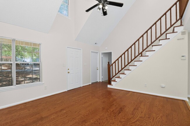 Building Photo - 7116 Markway Dr