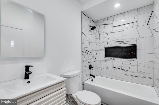 Foto del edificio - 6027 Delancey St