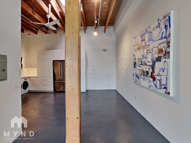 Foto del edificio - 373 4th St Apt 3C