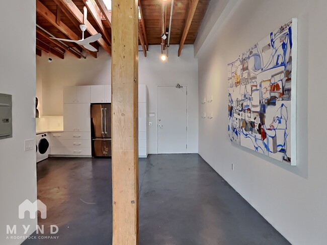 Building Photo - 373 4th St Apt 3C