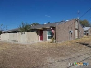 Building Photo - 2312 Andover Dr