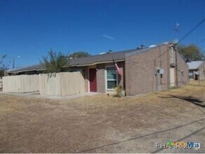 Building Photo - 2312 Andover Dr