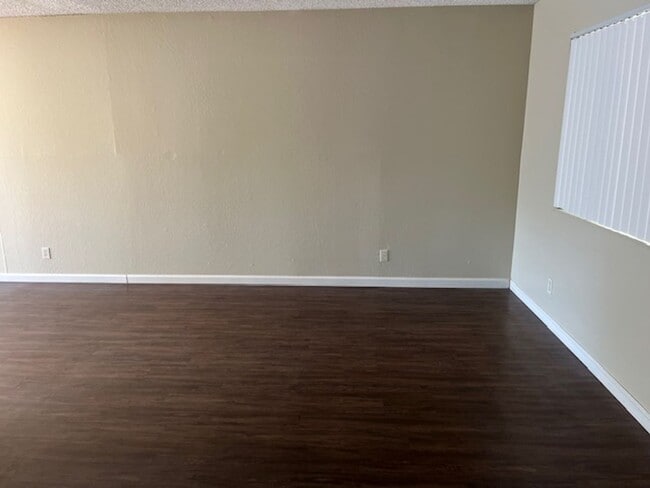 Foto del edificio - 3 bedroom 1.5 bathroom condo in Davis