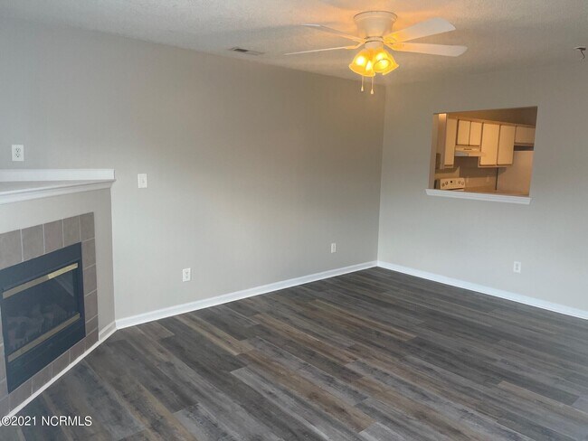 Building Photo - 202 Fairwood Ct