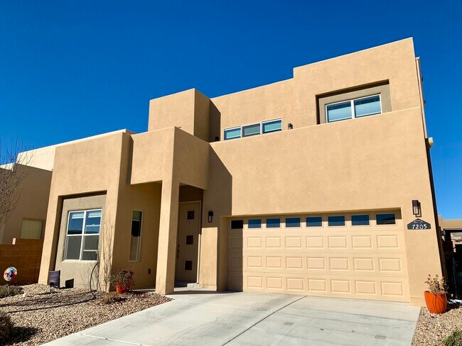Building Photo - 7205 Valle Jardin Ln NW