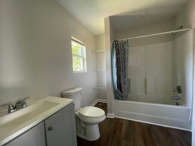 Foto del edificio - 1112 E Bolton St