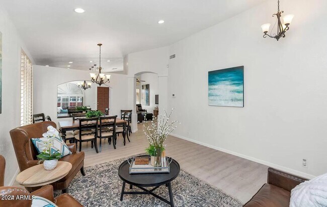 Foto del edificio - 5183 W Harrison St