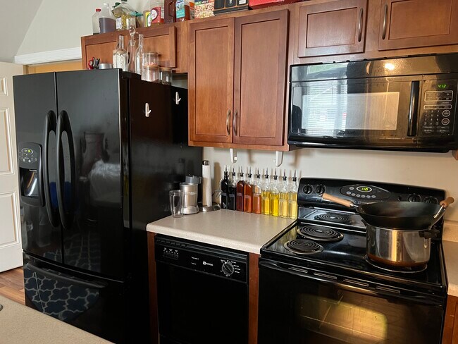 Foto del edificio - 6504 Falconbridge Rd