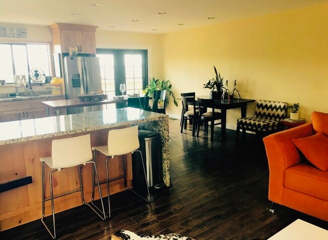 Foto del edificio - 47 Box Canyon Rd