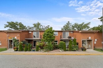 Building Photo - Empress Court Apartments