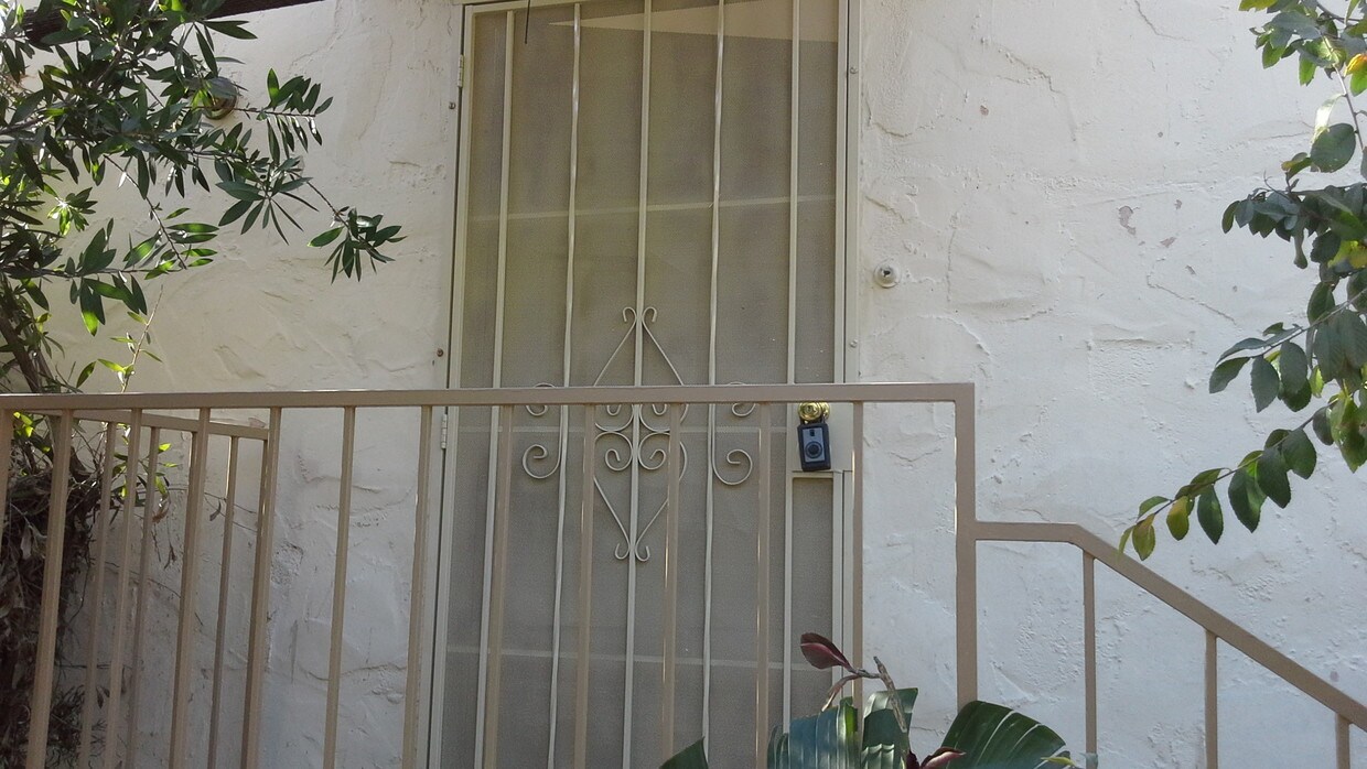 Primary Photo - 710 E Palm St