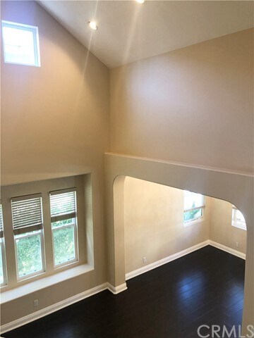 Building Photo - 2 Skywood St