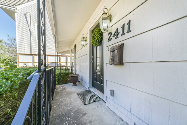 Foto del edificio - 2411 Wroxton Rd