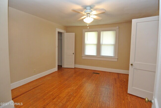 Building Photo - 309 Avenue B