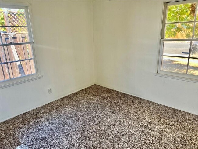 Foto del edificio - 7229 Ponce Ave