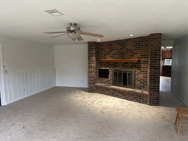 Foto del edificio - 3 bedroom available for immediate move in!