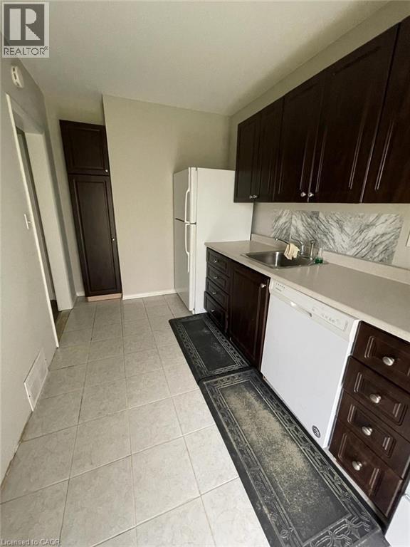 Building Photo - 3 Falcon Rd