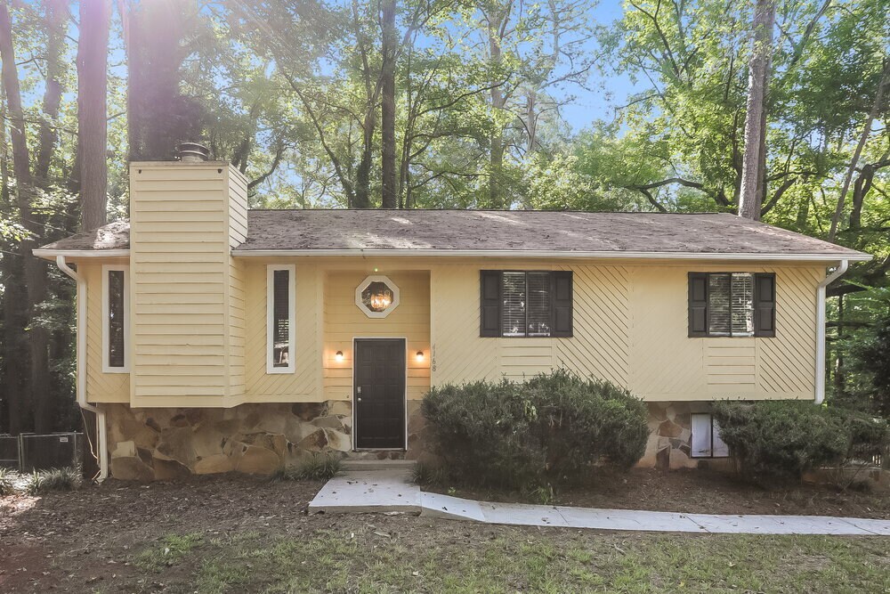 Primary Photo - 4168 Silver Hill Ct SW