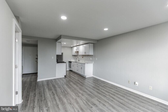 Building Photo - 4600 Duke St