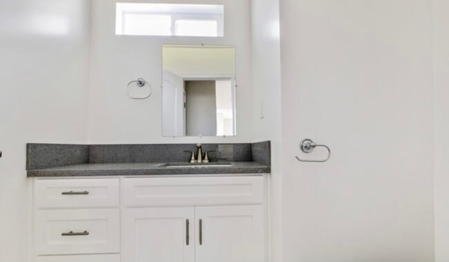 Foto del edificio - 4836 W 18th St