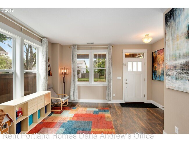 Building Photo - 3 br, 2.5 bath House - 6618 SE 66th Ave