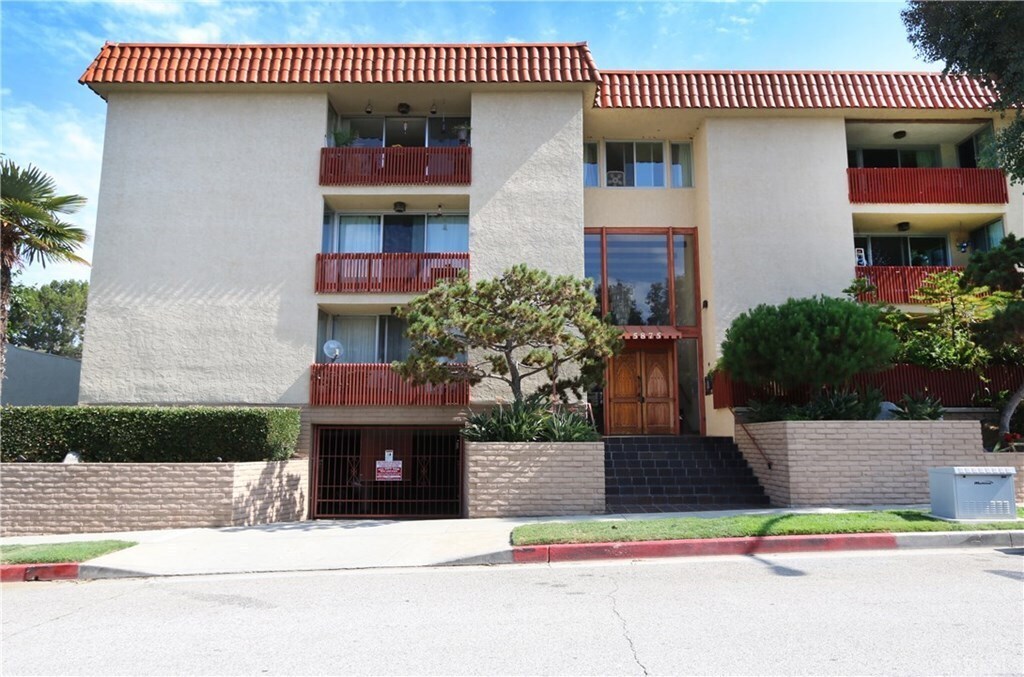 Primary Photo - 5875 Doverwood Dr