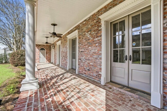 Building Photo - 926 Crown Alley